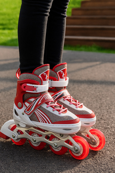 Telvesse Red Illuminated Metal Base Skate - Adjustable Caster and Size Practice Children's Teenager Skates 8780