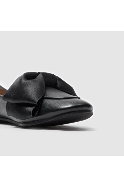 TOGO Siyah Hakiki Deri Fiyonklu Kadın Babet Ayakkabı [060040]