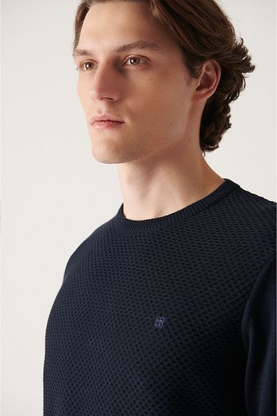Avva Marineblauer Herren-Strickpullover aus Baumwolle mit Rundhalsausschnitt E 005105