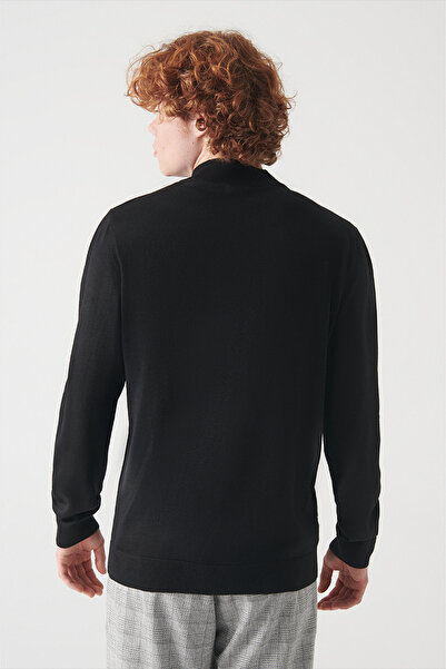 Avva Pánský černý poloturlákový svetr z vlněné směsi E 005015