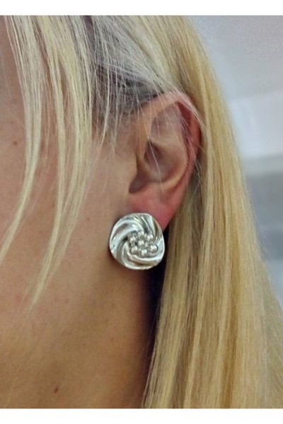 mos&more Gümüş Renk İncili Sarmal Kadın Küpe