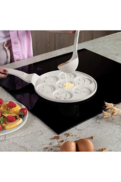 Berlinger Haus Pánev s titanovým povrchem Smileys 26 cm Sahara Collection