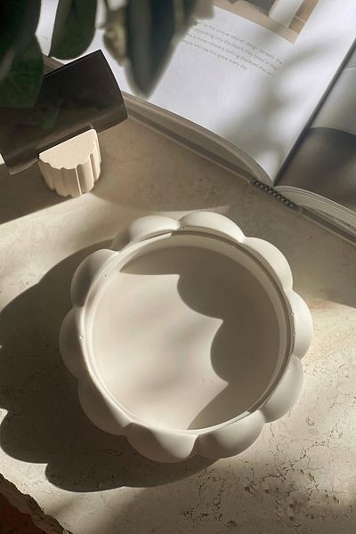 Mandalin Art Studio Round Curved Decorative Plate