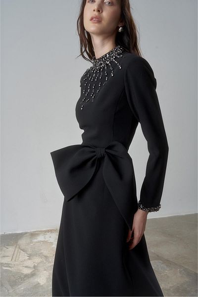 MERCI MS FANCY Long Bow Stone Embroidered Evening Dress