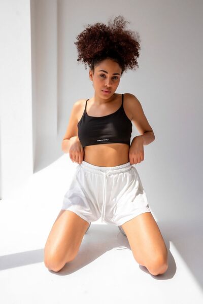 la & vetta Beyaz Bol Kesim Taytlı Spor Şort