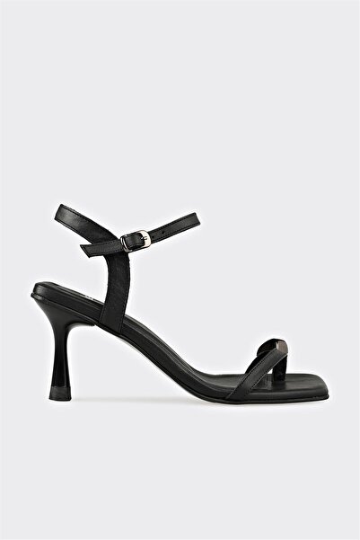 Elle Shoes Siyah Deri Kadın Sandalet