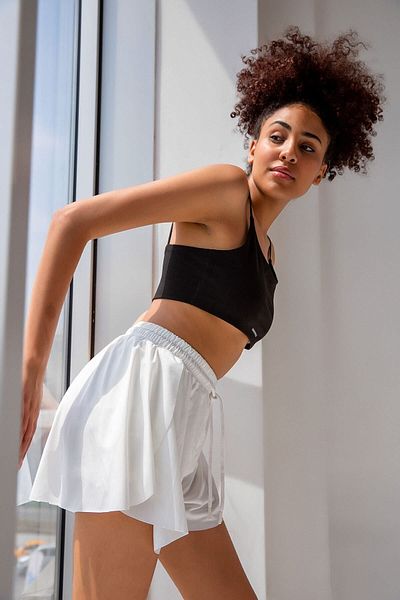 la & vetta White Loose Cut Tights Sports Shorts