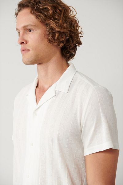Avva Men's White Apaj Collar Knitted Jacquard Short Sleeve Shirt A41Y2027