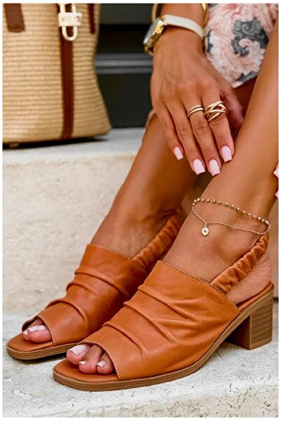 CUCA Hakiki Deri Pilise Detaylı Topuklu Günlük Kadın Sandalet