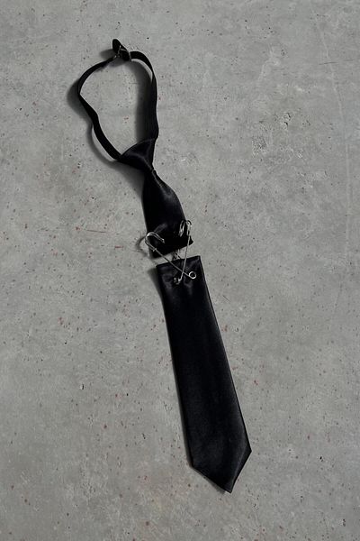 Carpe Needle Design Tie - Hook