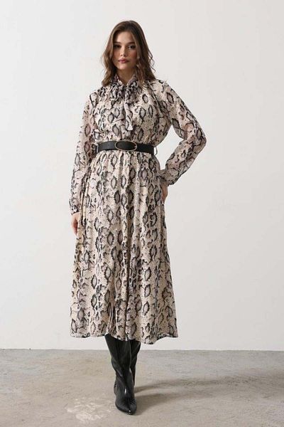 Butik Rochie cu guler lung cu model de șarpe - crem-negru