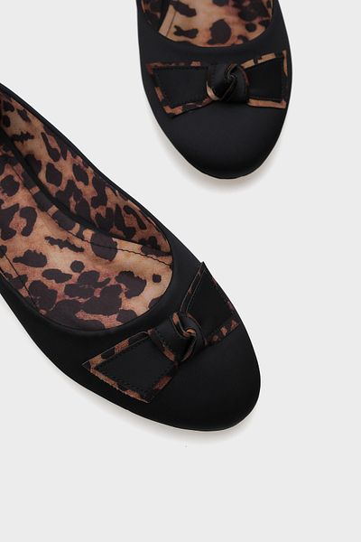 Capone Outfitters Women's Satin Black Ballerinas