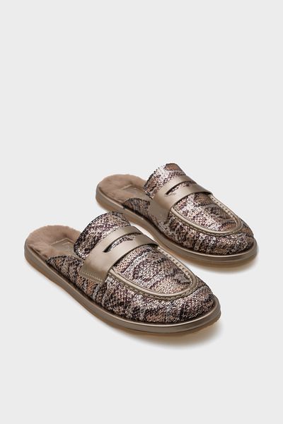Capone Outfitters Γυναικείες παντόφλες Melva Closed Toe Furry Inside