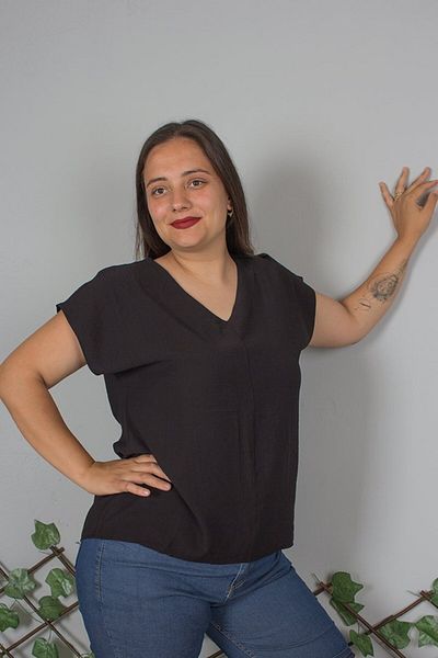 Truva XXL V-Neck Crepe Silk Blend Tiril Tiril Black Blouse – Where Elegance and Comfort Meet