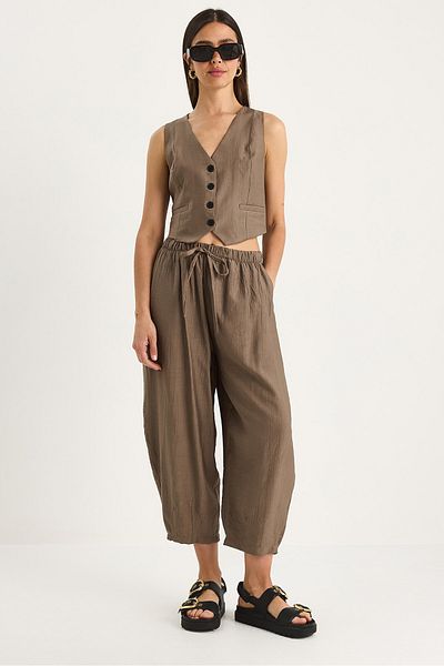 Bianco Lucci Women's Pocket Detailed Casual Pants Vest Bottom-Top Set 8001 60283425