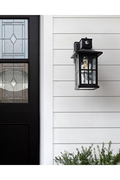 BELIANI Siyah Hareket Sensörlü Dış Mekan Duvar Lambası, Şık Tasarım ve IP44 Koruma