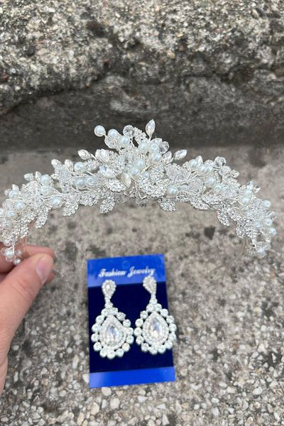 Hobigram Michaelle Silver Bridal Henna Crown Special Occasion Accessory Women's Crown and Drop Shuttle Earrings Set