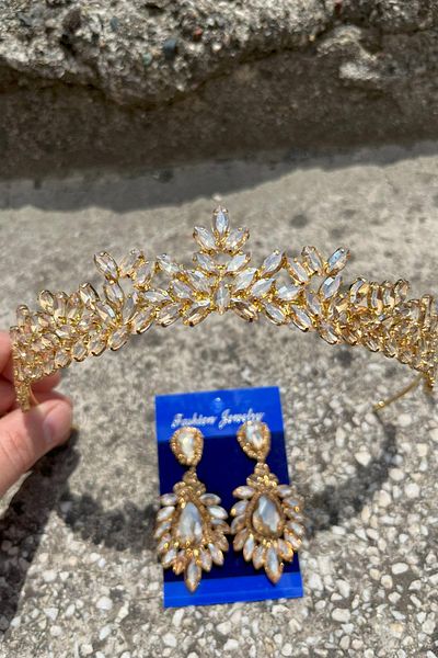 Hobigram Silvana Gold Bridal Henna Crown Special Occasion Accessory Women's Crown and Wide Shuttle Earrings Set
