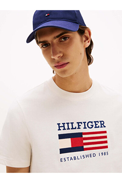Tommy Hilfiger Erkek Kısa Kol Bisiklet Yaka Tommy Hilfiger Yazı Desen Slim Fit Beyaz T-Shirt MW0MW39843-Z00