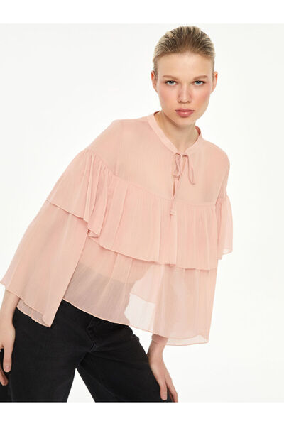 LC Waikiki Nevavm Contrast Collar Ruffle Detailed Blouse