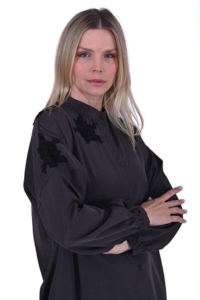 Invee Дълго палто с апликация, цвят КАКИ