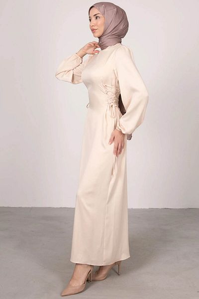 Tesettür Diyarı Γυναικείο Βραδινό Φόρεμα Σατέν Hijab με Σταυρό Πλαϊνό - Μπεζ
