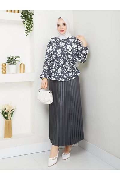exxitcollection Women's Pleated Skirt Jesica Shirt Double Set