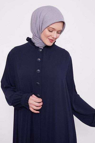 Levidor Medine Silk Ferace με πέτρινο κουμπιά στο μπροστινό μέρος και λεπτομέρεια βολάν με γιακά