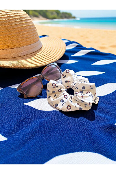 Pirene مشبك شعر آرتس أنكوري سكرانشي