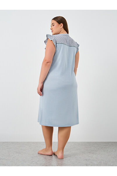 Styli Plus Size Schiffli Yoke Flat Pompom Detail Nightdress