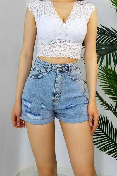 FashionForYou Noah denim shorts, with perforations and cuffs at the hem, Light blue