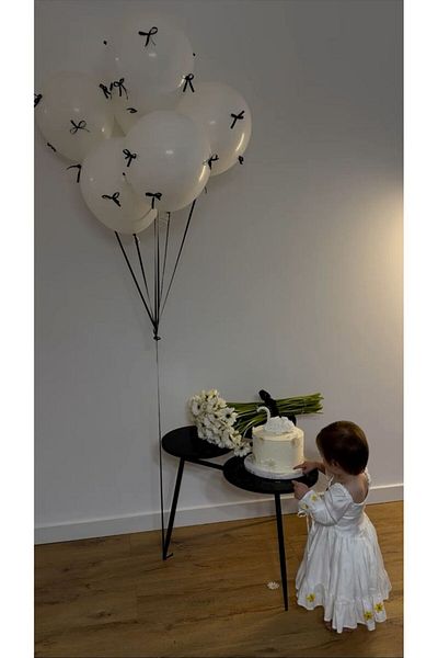 PartyPoo Set of 5 White Balloons and 20 Black Bows Birthday Bride to Be Party Bow Balloon Baby Shower