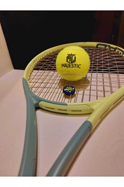 Majestıc Six majestic tennis balls suitable for all courts (6 tennis balls in two cans)