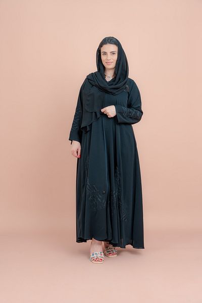 IKKXA Crystal Elegance Emirati Abaya