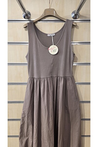 Park Moda Ιταλικό φόρεμα με μηδενικό μανίκι με γαρνιτούρα με απλό σχέδιο