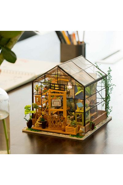 Robotime Cathy's Greenhouse - DIY 3D Miniature House - 231 Pieces