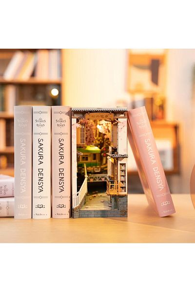 Robotime Sakura Densya - Library Diorama - Do It Yourself Kit - 340 Pieces