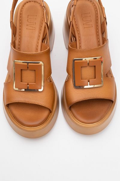 LuviShoes Кафяви дамски сандали с катарама от естествена кожа LUCIA на танкетка