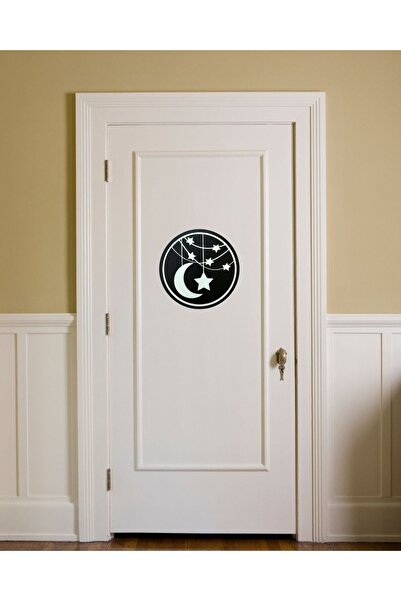 Erguvan Ay ve Yıldız Tasarımlı Ahşap Kapı Süsü – Yuvarlak 25x25cm | Yapıştırı...
