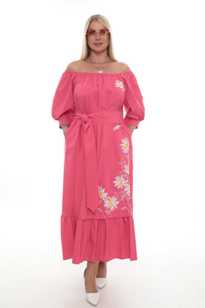 DOJERY OMUZU AÇIK PAPATYA NAKIŞLI KUŞAKLI YAZLIK ELBİSE