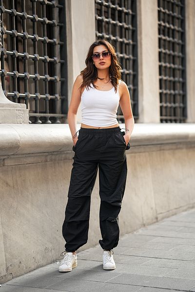 Zula Moda Pantaloni largi din țesătură parașută pentru femei, ajustabili, elastici - Detaliu cusut