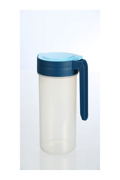 Felli BPA-Free Durable Plastic Pitcher with Lid