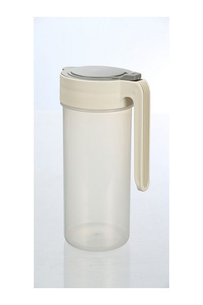 Felli BPA-Free Durable Plastic Pitcher with Lid