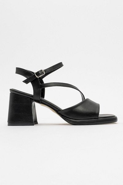 CCWAY AYAKKABI Women's Cross Strap Heeled Sandals Black Skin
