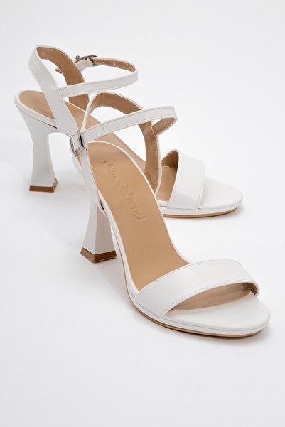 CCWAY AYAKKABI صندل نسائي بكعب وحزام واحد جلد أبيض