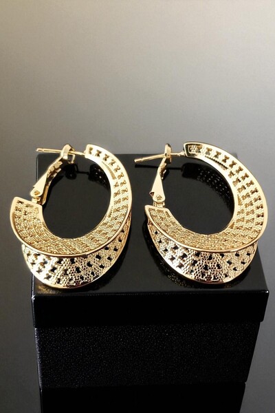 Lina Tia Kadın Çelik Altın Kaplama Ajur Desenli Tasarım Model Günlük Kombin Küpe