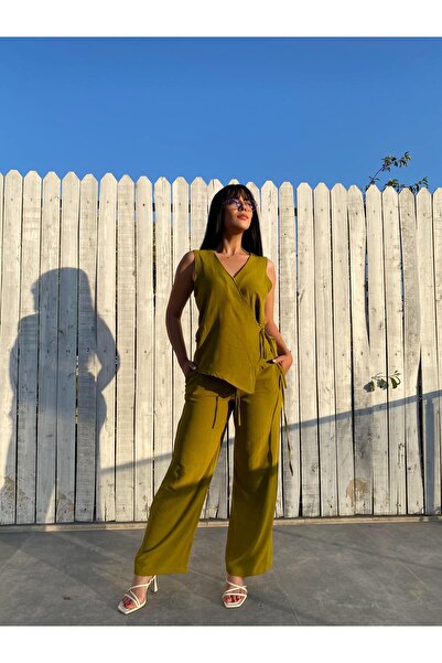Butik Yağ Yeşili Yelek Üstlü İkili Takım – Cepli, Düğmeli ve Bağcıklı Detay