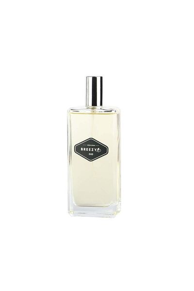TAAM_SA Home fragrance with the relaxing scent of oud, incense, sandalwood, and jasmine for a calm and relaxing atmosphere in the bedroom.