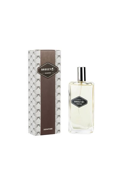 TAAM_SA An attractive spray air freshener for offices and salons, combining floral, guaiac wood, and luxurious vanilla.