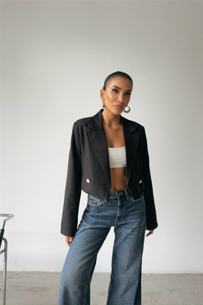 ETİLER COLLECTION    Crop Jacket with Pearl Button Detail on the Back - Black